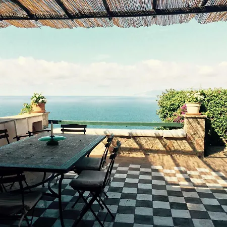 Lägenhet La Casa Sulla Scogliera